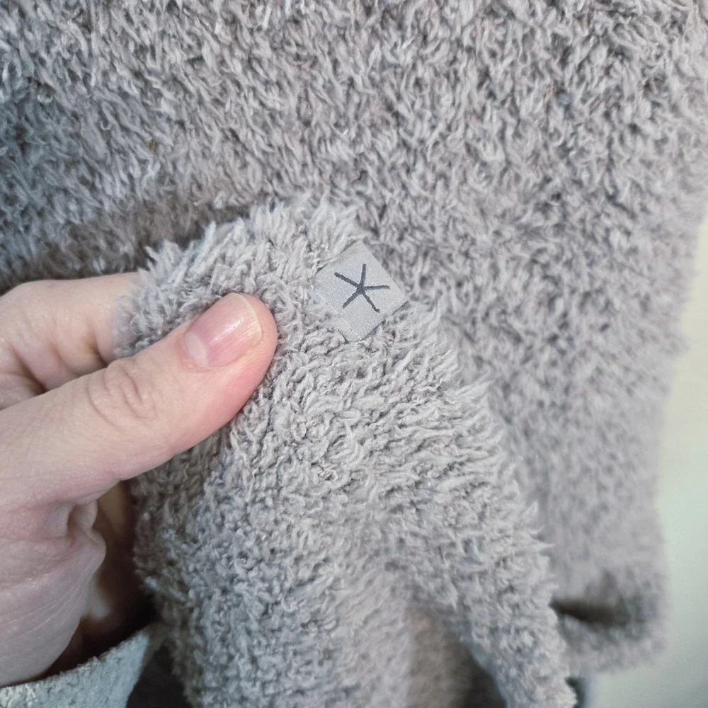 Barefoot Dreams CozyChic Gray Plush Scarf Wrap Soft Lounge NWT‎